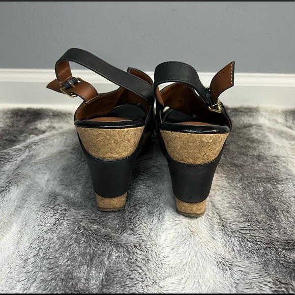 Kenneth Cole Reaction Black Leather Cork Wedges Size 8 - Picture 6 of 9